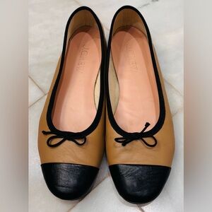 J Crew Black and Tan Cap Toe Ballet Flats. Size 9.5 in excellent condition